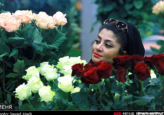 دو دختر زيبا در نمایشگاه گل و گیاه تهران+عكس - پایگاه اطلاع رسانی ...