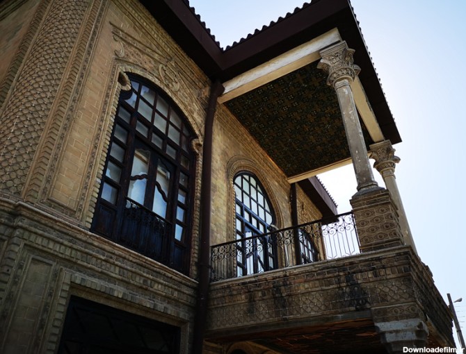 ورودی موزه باستان شناسی و مردان نمکی زنجان