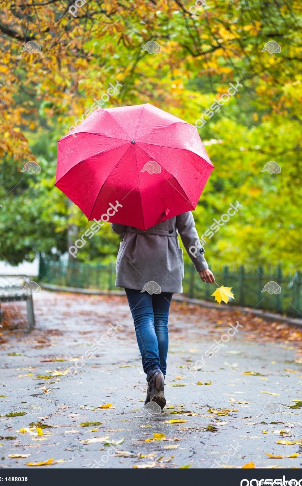عکس دختر پاییزی با چتر