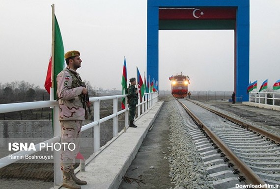 عکس | لحظه ورود اولین قطار مسافربری از کشور آذربایجان به ...