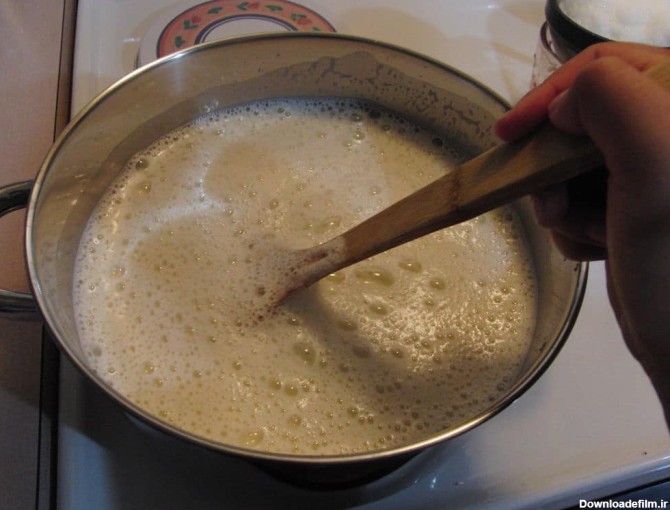 جوشاندن شیر سویا به مدت 20 دقیقه