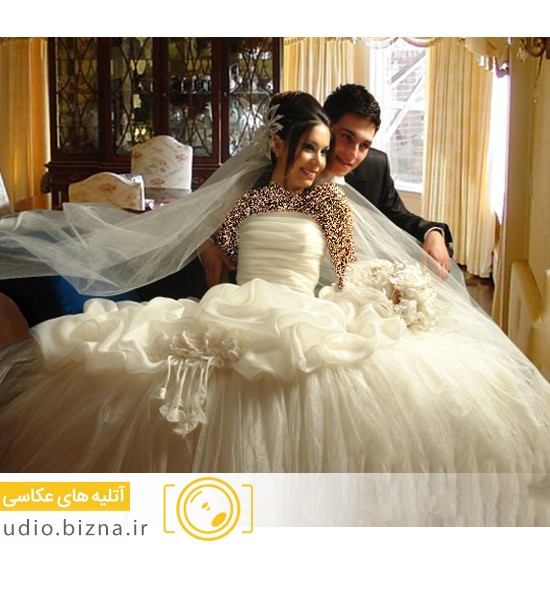 آتلیه عکاسی - ژست عروس و داماد