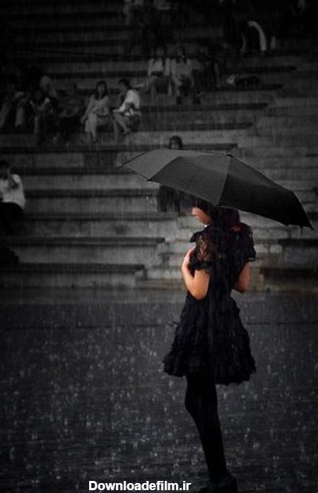 تنهایی دخترا زیر باران +عکس