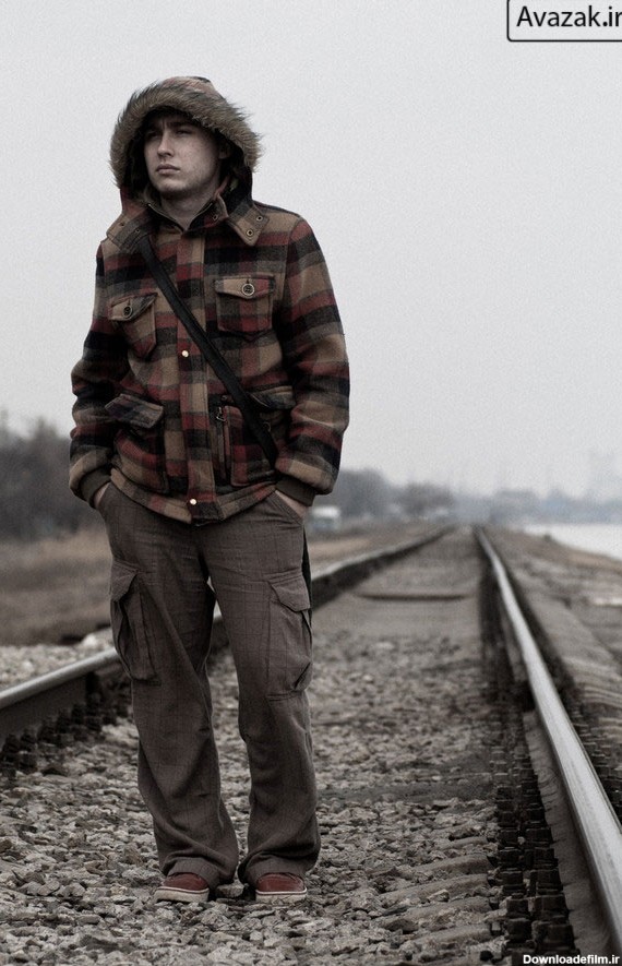 پسر تنها - ریل قطار - خلوت تنهایی | عکس عاشقانه | گالری عکس | آوازک