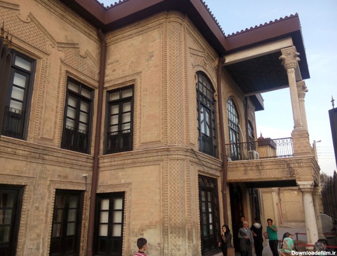 ساختمان موزه باستان شناسی و مردان نمکی زنجان