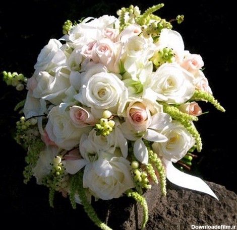 دسته گل عروس با گل های طبیعی - مجله تصویر زندگی