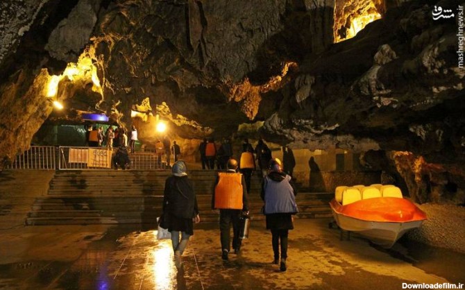 این غار در ارتفاعات ساری قیه نزدیک روستای علی‌صدر شهرستان کبودراهنگ در استان همدان واقع شده‌است.