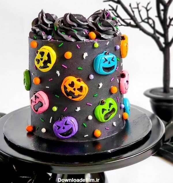 عکس کیک هالووین با تزئین کدو تنبل رنگارنگ