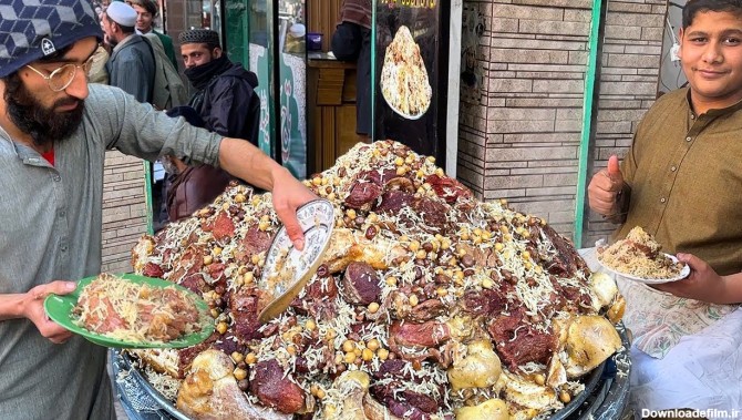 ویدئو) غذای خیابانی در پاکستان؛ کابلی پلو با گوشت در خیابان های پیشاور