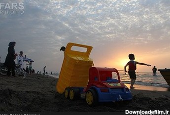 بازی کودکان در سواحل دریای خزر