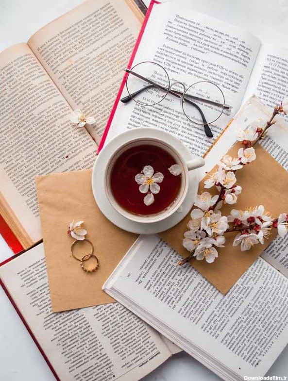 دانلود عکس فنجان چای و مطالعه | تیک طرح مرجع گرافیک ایران