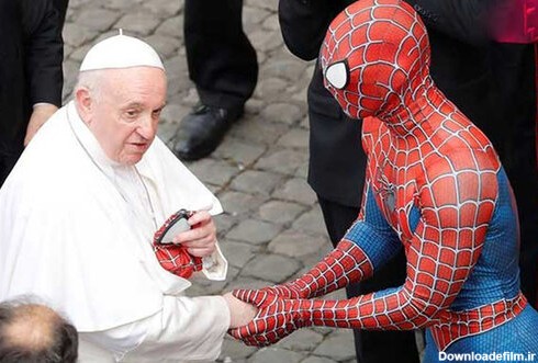 ببینید | هدیه عجیب مرد عنکبوتی به پاپ