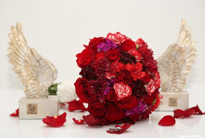 دسته گل عروس رز قرمز - فروشگاه آنلاین گل و گیاه کافه گل