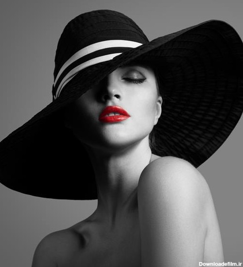 مجموعه عکس سیاه سفید دختر کلاه دار (جدید)
