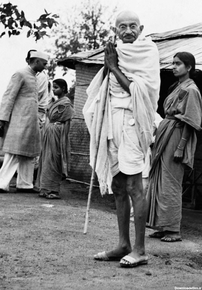 لباس دهوتی بر تن ماهاتما گاندی