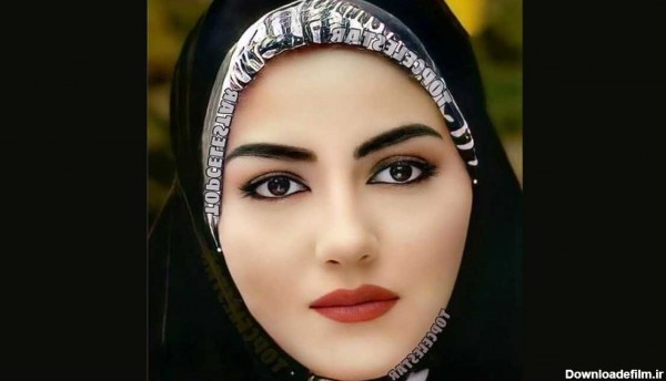 جذاب ترین زن چادری ایران کیست ؟! / در مانتو و شال نمی شناسیدش ! + عکس ها را مقایسه کنید !