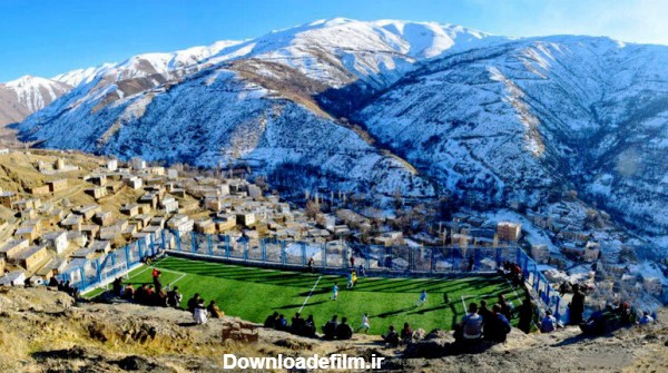 همشهری آنلاین - عکس | زیباترین زمین فوتبال ایران در دل کوهستان