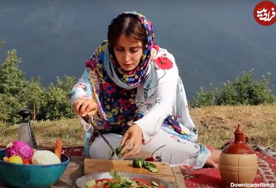 (ویدئو) پخت متفاوت پلو مرغ با آلو توسط دو بانوی روستایی شمالی