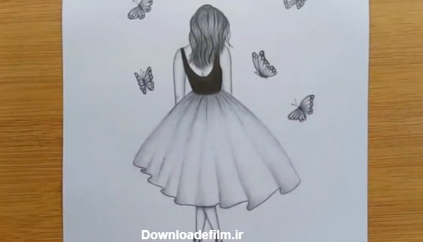 آموزش نقاشی سیاه قلم دختر و پروانه ها