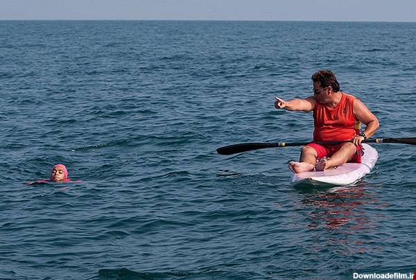 رکوردشکنی دختر ایرانی با شنا در دریای خزر +عکس
