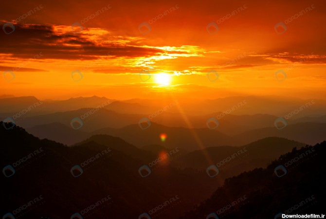تصویر غروب خورشید بر روی کوه - مرجع دانلود فایلهای دیجیتالی