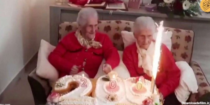 فرارو | (ویدئو) جشن تولد ۱۰۰ سالگی خواهران دوقلو