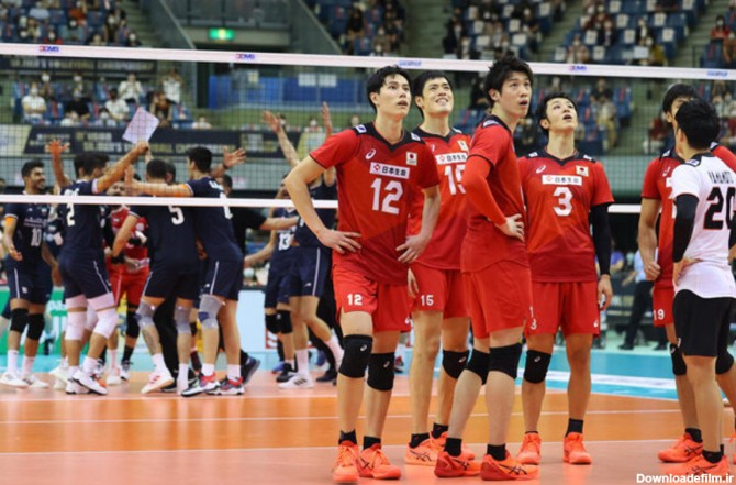 تشویق بازیکنان ژاپن با وجود شکست مقابل بلندقامتان والیبال ایران