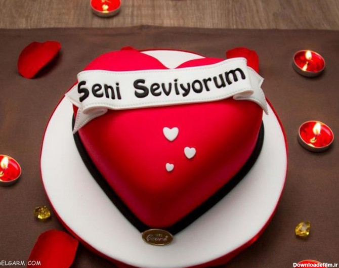 25 مدل کیک قرمز عاشقانه برای مناسبت های مختلف
