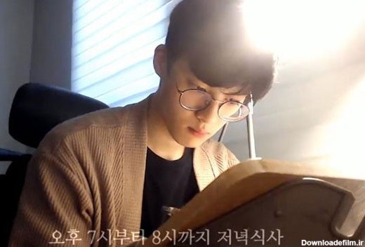پسر کره‌ای که با مطالعه در سکوت معروف شد! (+عکس)