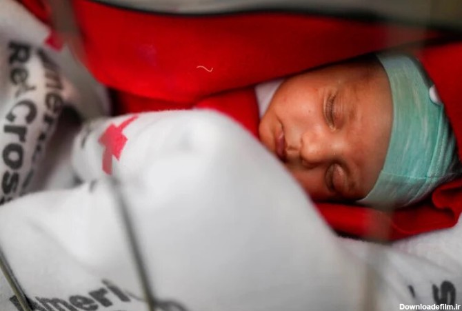 مصائب تمام نشدنی خروج از افغانستان: نوزادی که بعد از تحویل به ...