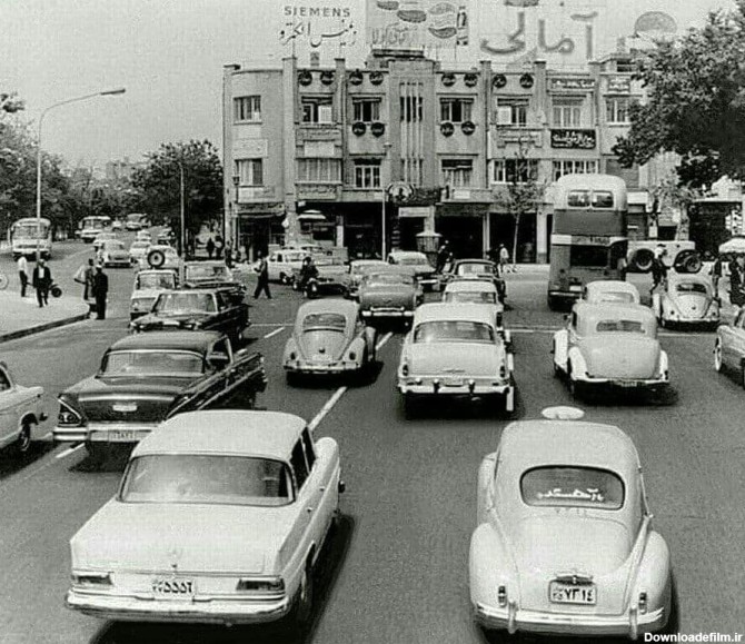 عکس | شیوه خاص پارک خودرو در تهران در دهه ۳۰ - همشهری آنلاین