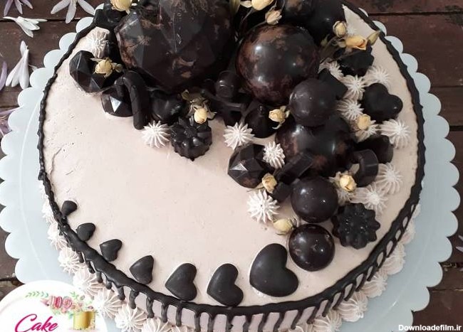 طرز تهیه ایده تزیین کیک شکلاتی ساده و خوشمزه توسط یسنا گلی - کوکپد