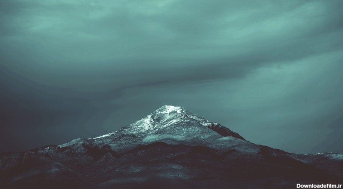 عکس زمینه قله کوه سیاه و آبی پس زمینه | والپیپر گرام