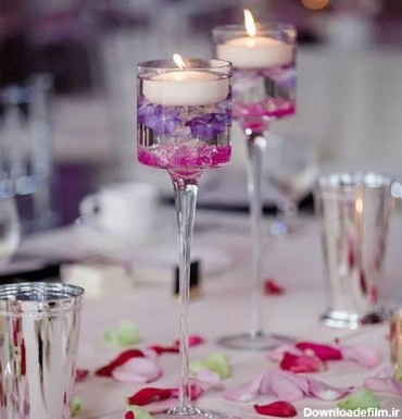 طراحی یک میز عاشقانه با شمع و گلبرگ