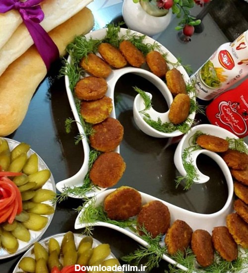 تزیین فلافل مجلسی با سیخ چوبی و نان تست برای مهمانی و تولد