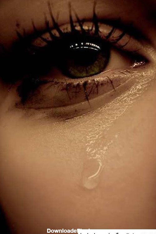 عکس چشم دختر پر از اشک