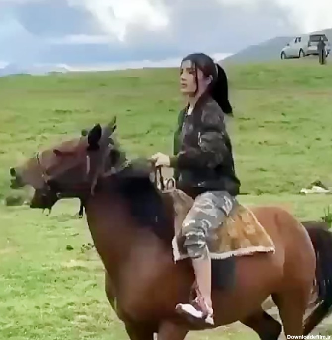 اسب سواری دختر