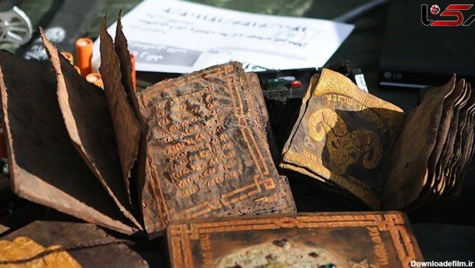 نقشه گنج در کتاب های 1700 ساله 2 مرد تهرانی / آنها بازداشت شدند + فیلم و عکس