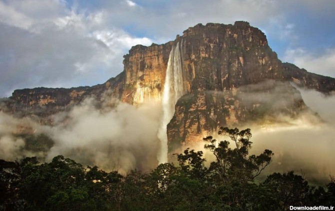 آبشار آنجل یکی از زیباترین مکان های جهان در ونزوئلا قرار دارد