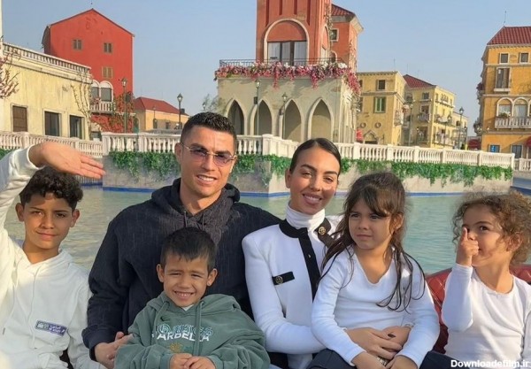 عکسی که رونالدو در کنار خانواده‌اش در پایتخت عربستان منتشر کرد ...