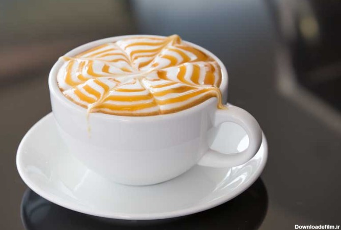 دانلود عکس زیبا از قهوه در فنجان سفید با نعلبکی