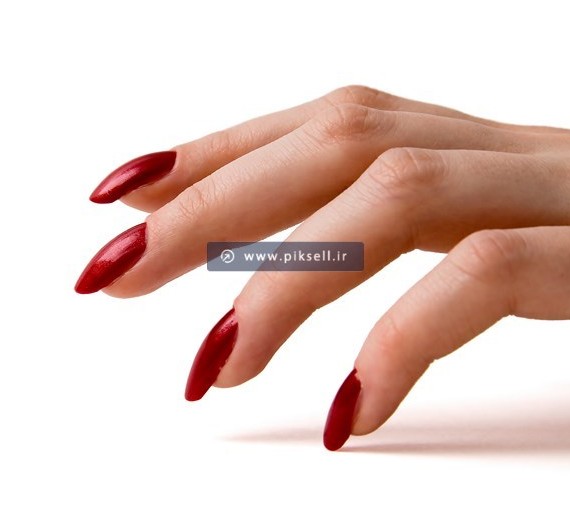 عکس با کیفیت از چهار انگشت با لاک قرمز