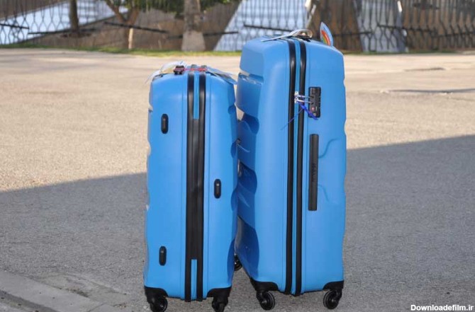 دانلود تصویر چمدان های آبی