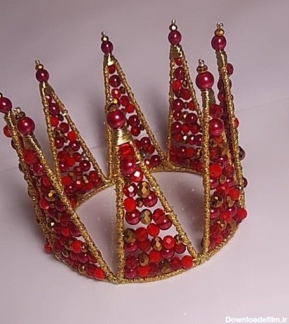 تصویر تاج پرنسسی کریستالی قرمز رنگ