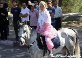 دختر کردی که با اسب سفید به استقبال روحانی رفت + عکس