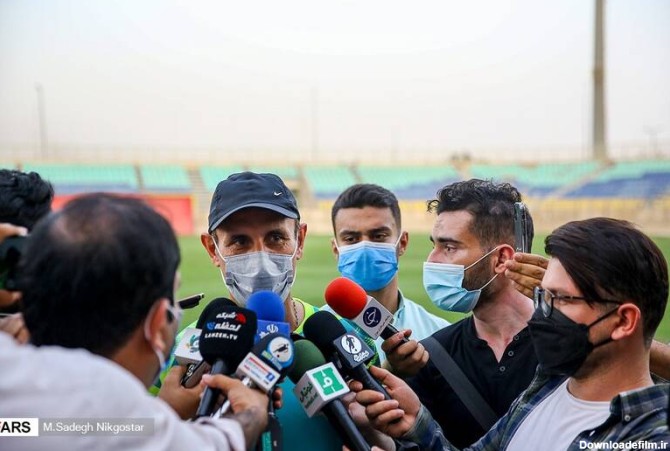 یحیی گلمحمدی سرمربی تیم فوتبال پرسپولیس در جمع خبرنگاران
