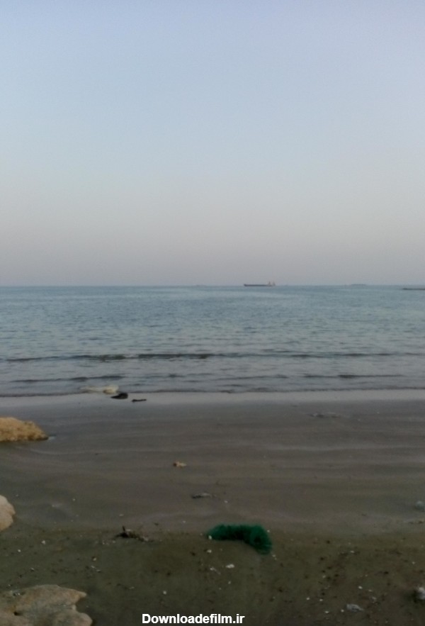لب ساحل کنار دریا چ هوای خوبیه - عکس ویسگون