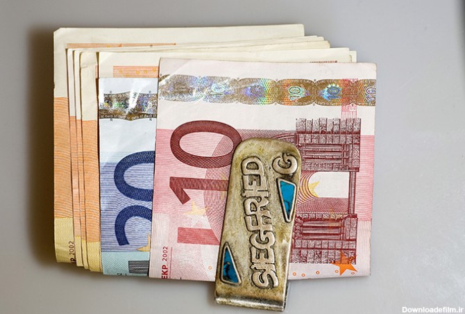 عکس دسته پول ده یورویی - مسترگراف