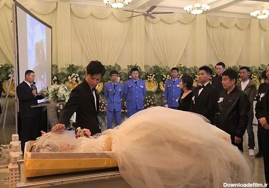 این مرد با عروس مرده در تابوت ازدواج کرد/تصاویر - خبرآنلاین