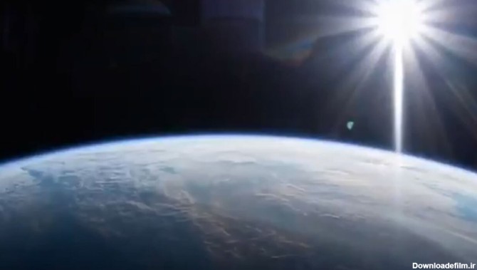 تصاویر زیبا از طلوع خورشید بر فراز سیاره زمین از فضا + فیلم